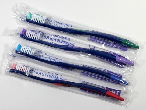 144 Prepasted Disposable Toothbrushes Pack of 2 Y53760