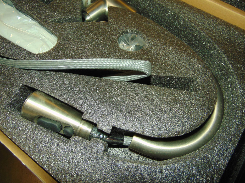 Stainless Steel Single-Handle Pull-Down Kitchen Faucet O569550